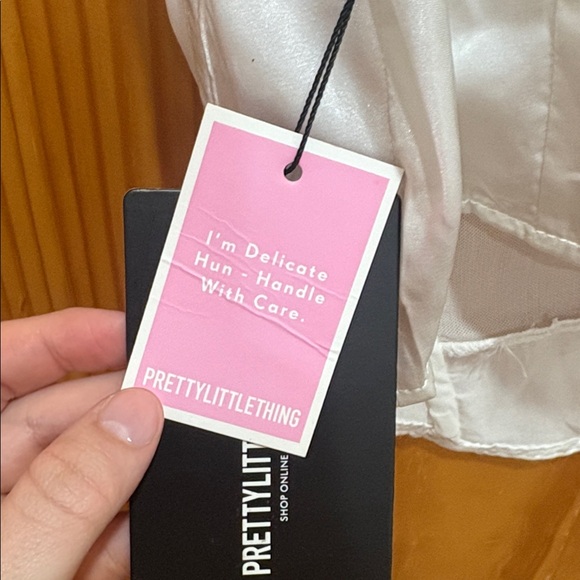PrettyLittleThing Size 4 New With Tags White Corset Top - Picture 5 of 5